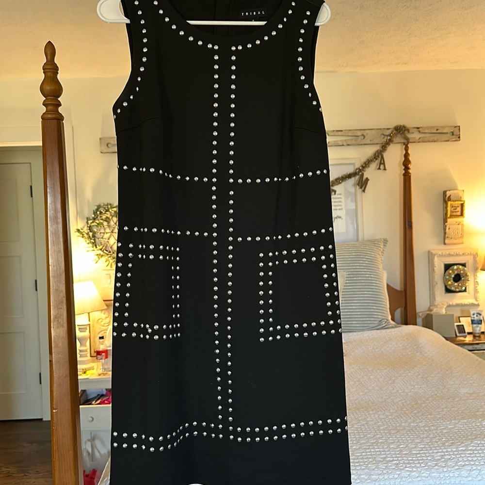 Sleeveless tribal dress